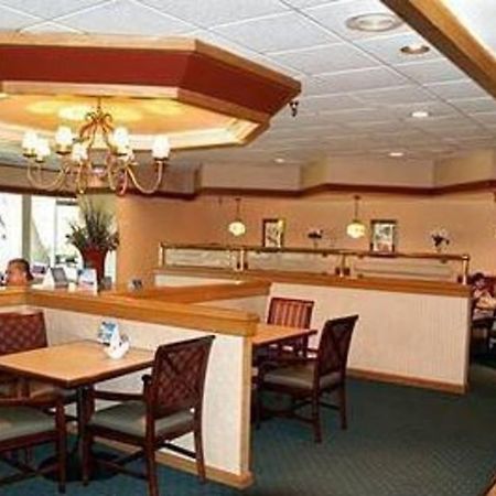 Quality Inn Market Center Даллас Экстерьер фото