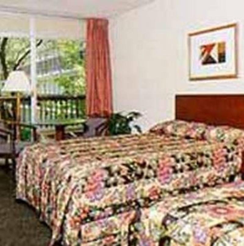Quality Inn Market Center Даллас Экстерьер фото